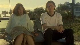 吃瓜扶头男,吃瓜扶头男生揭秘校园奇闻轶事